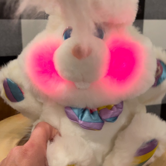 Vintage Giggle Bunny - Picture 4 of 5